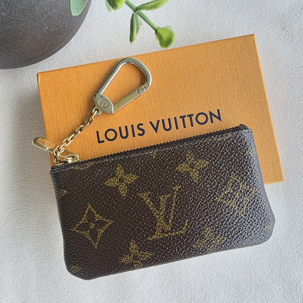 LOUIS VUITTON Monogram Coin Key Pouch Pochette Cles/Keychain